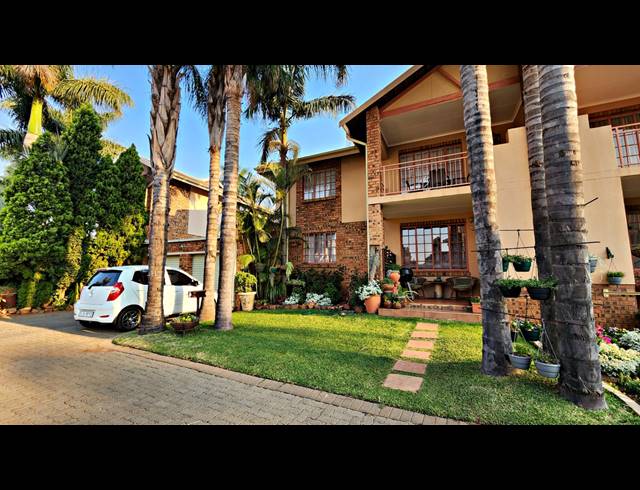 2 BEDROOM TOWNHOUSE SOLD IN MAGALIESKRUIN
